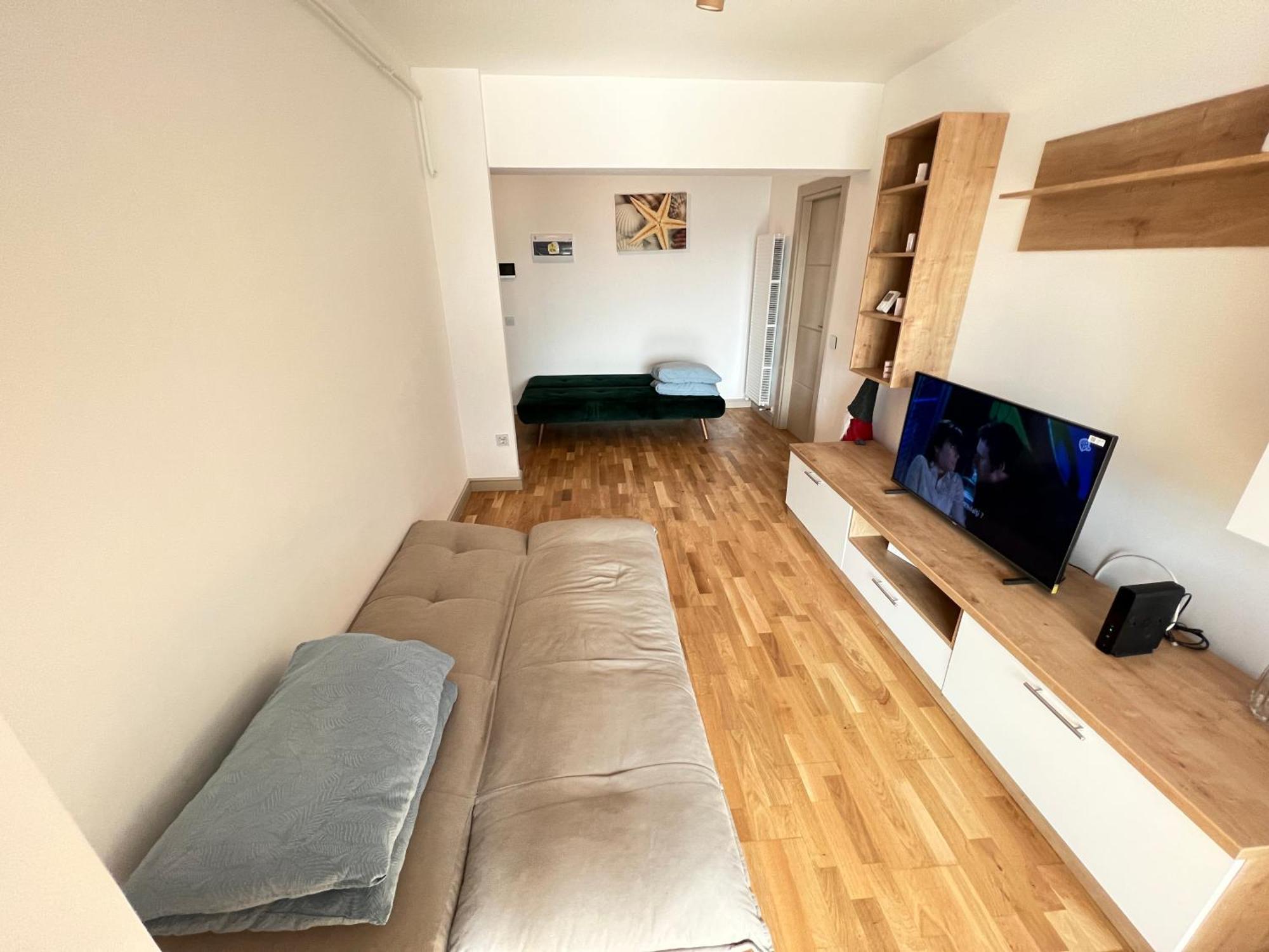 Airport Flyhub Chic Apartment Iasi Exterior photo