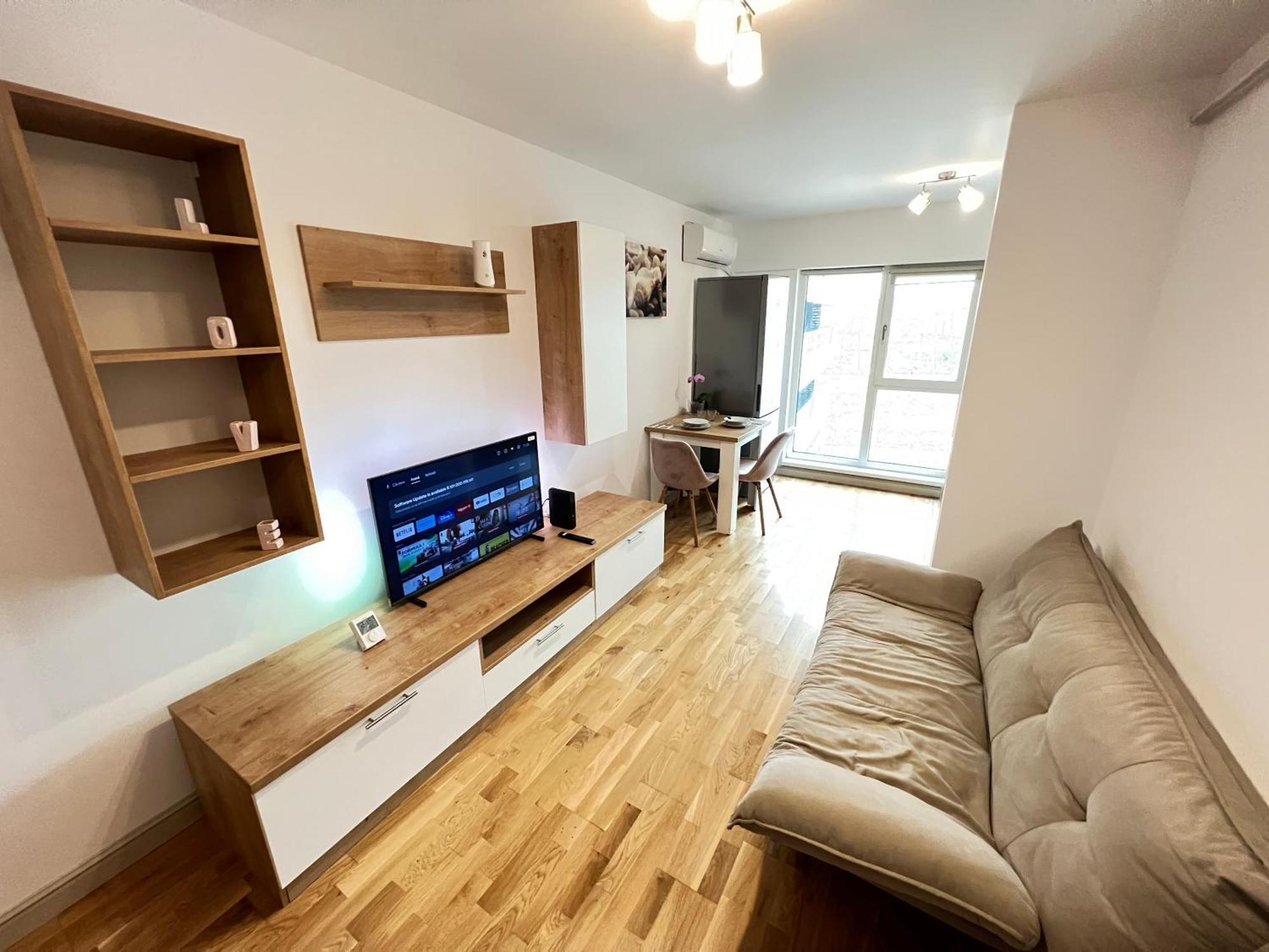 Airport Flyhub Chic Apartment Iasi Exterior photo